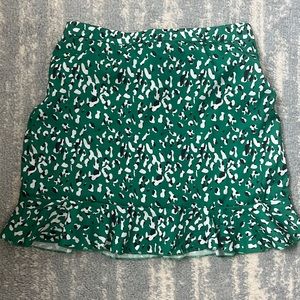 Flouncy mini skirt from Superdown! Great condition - Size Small